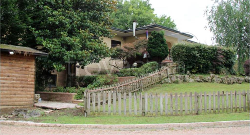 casa indipendente in vendita a Gazzola