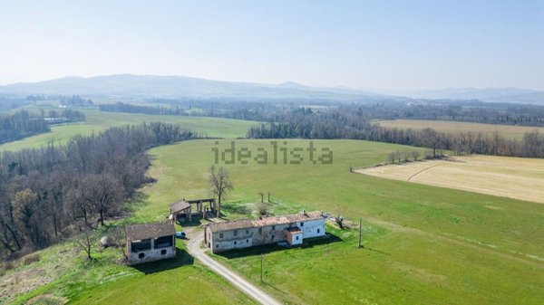 casale in vendita a Gazzola