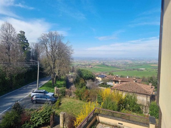 appartamento in vendita a Gazzola in zona Rezzanello