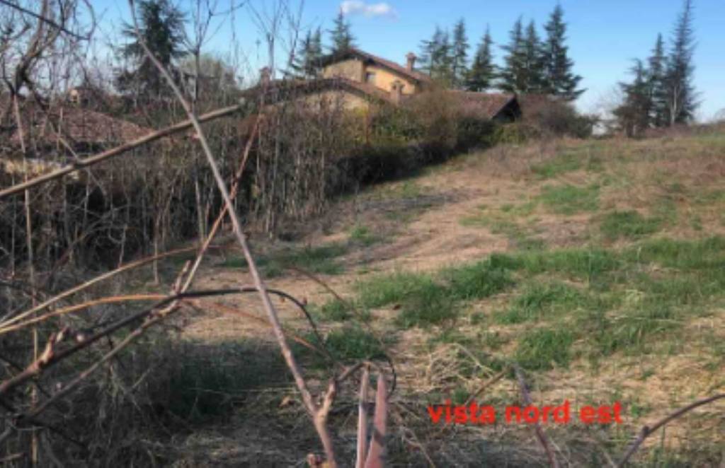 terreno edificabile in vendita a Gazzola