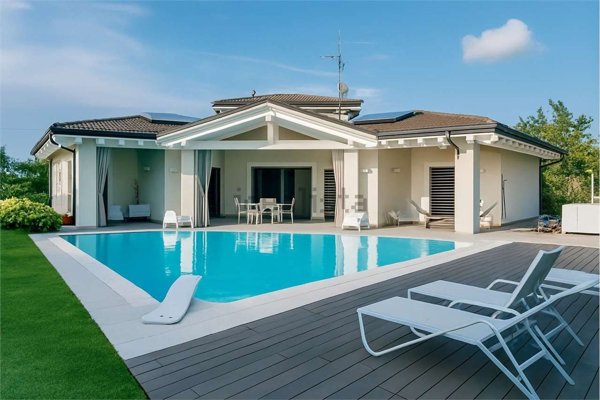 casa indipendente in vendita a Gazzola