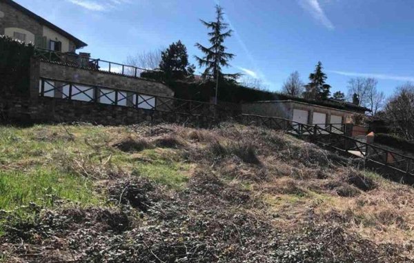 terreno edificabile in vendita a Gazzola