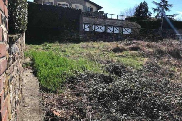 terreno edificabile in vendita a Gazzola