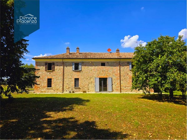 villa in vendita a Gazzola in zona Castelletto