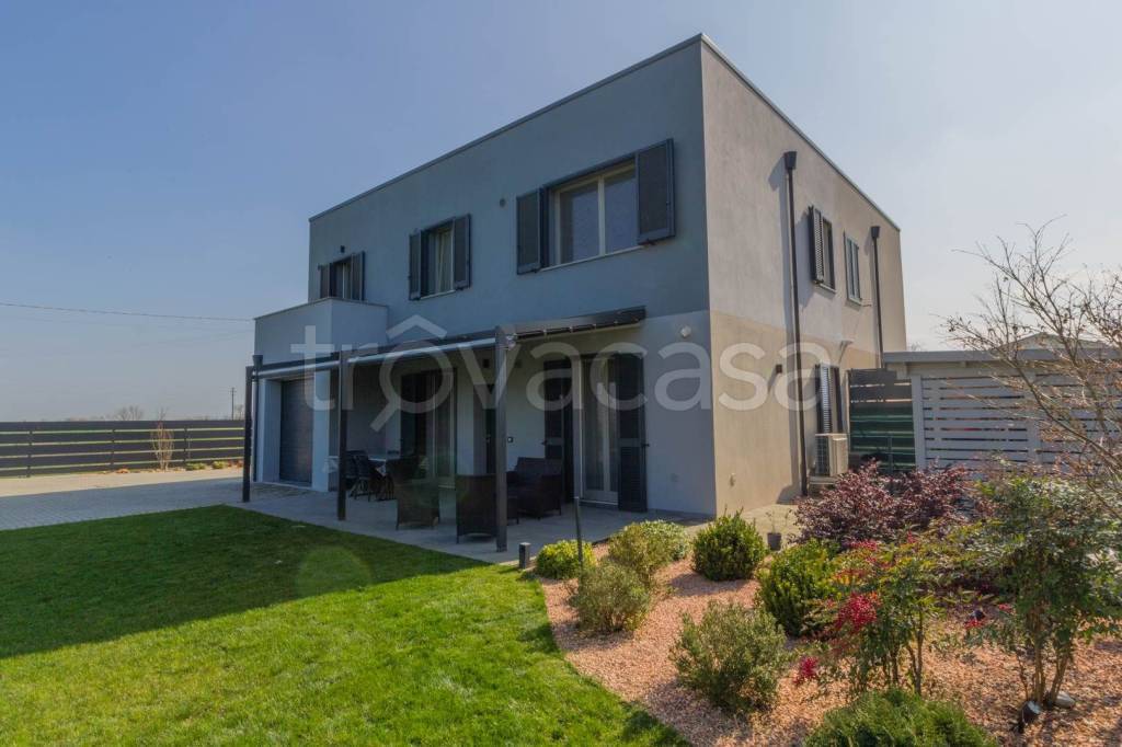 casa indipendente in vendita a Gazzola in zona Rivalta