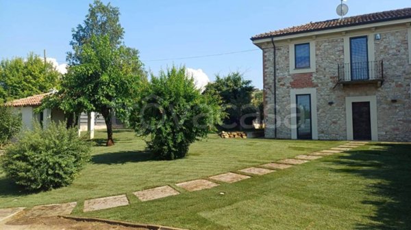 casa indipendente in vendita a Gazzola in zona Momeliano