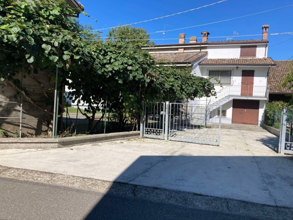 casa indipendente in vendita a Gazzola
