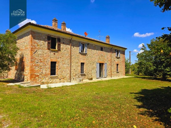 casa indipendente in vendita a Gazzola in zona Rivalta