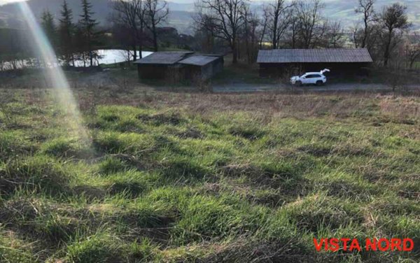 terreno edificabile in vendita a Gazzola
