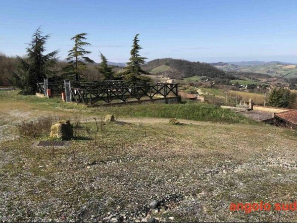 terreno edificabile in vendita a Gazzola