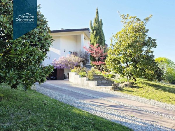 casa indipendente in vendita a Gazzola in zona Momeliano