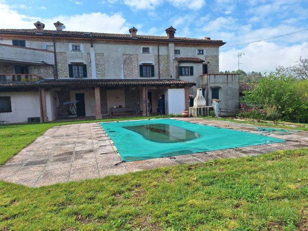 casa indipendente in vendita a Gazzola in zona Rezzanello