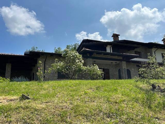 casa indipendente in vendita a Gazzola in zona Rezzanello