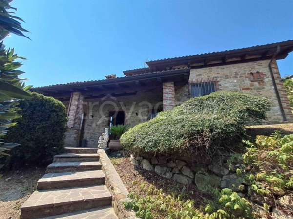 casa indipendente in vendita a Gazzola in zona Rezzanello