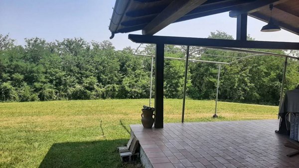 casa indipendente in vendita a Gazzola in zona Momeliano