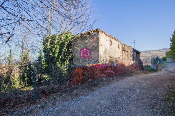 casale in vendita a Gazzola in zona Rezzanello