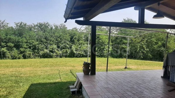 casa indipendente in vendita a Gazzola in zona Momeliano