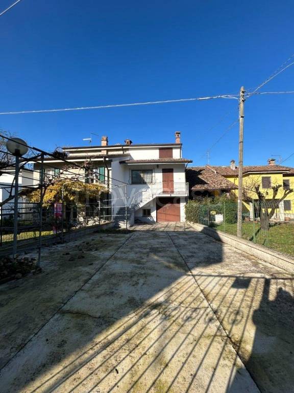 casa indipendente in vendita a Gazzola in zona Rivalta