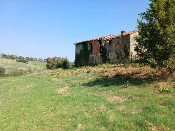 casa indipendente in vendita a Gazzola in zona Rezzanello