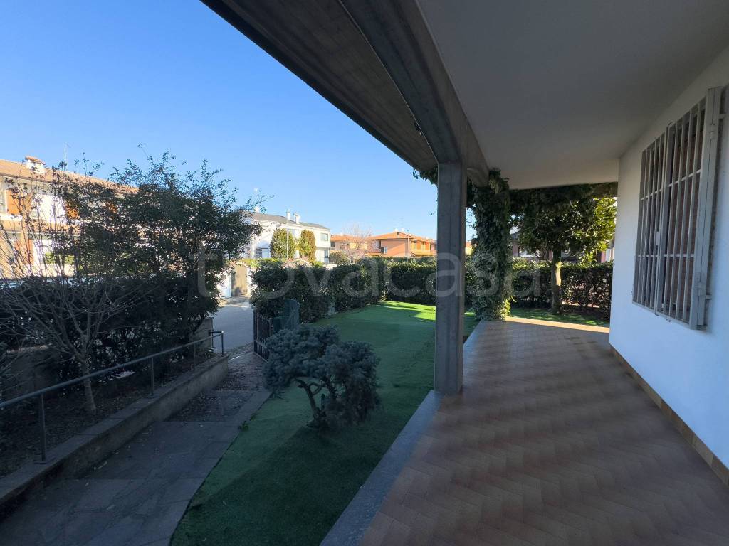 casa indipendente in vendita a Gossolengo