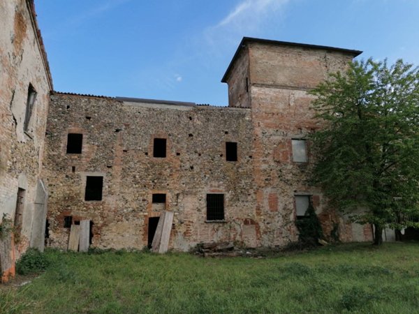 pentavano in vendita a Gossolengo