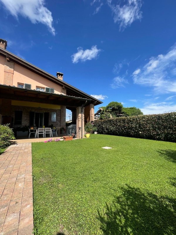 casa indipendente in vendita a Gossolengo