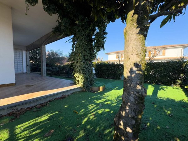 casa indipendente in vendita a Gossolengo