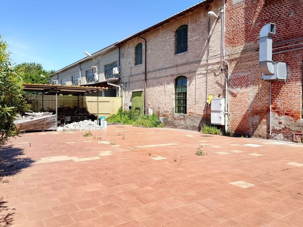 negozio in vendita a Gossolengo