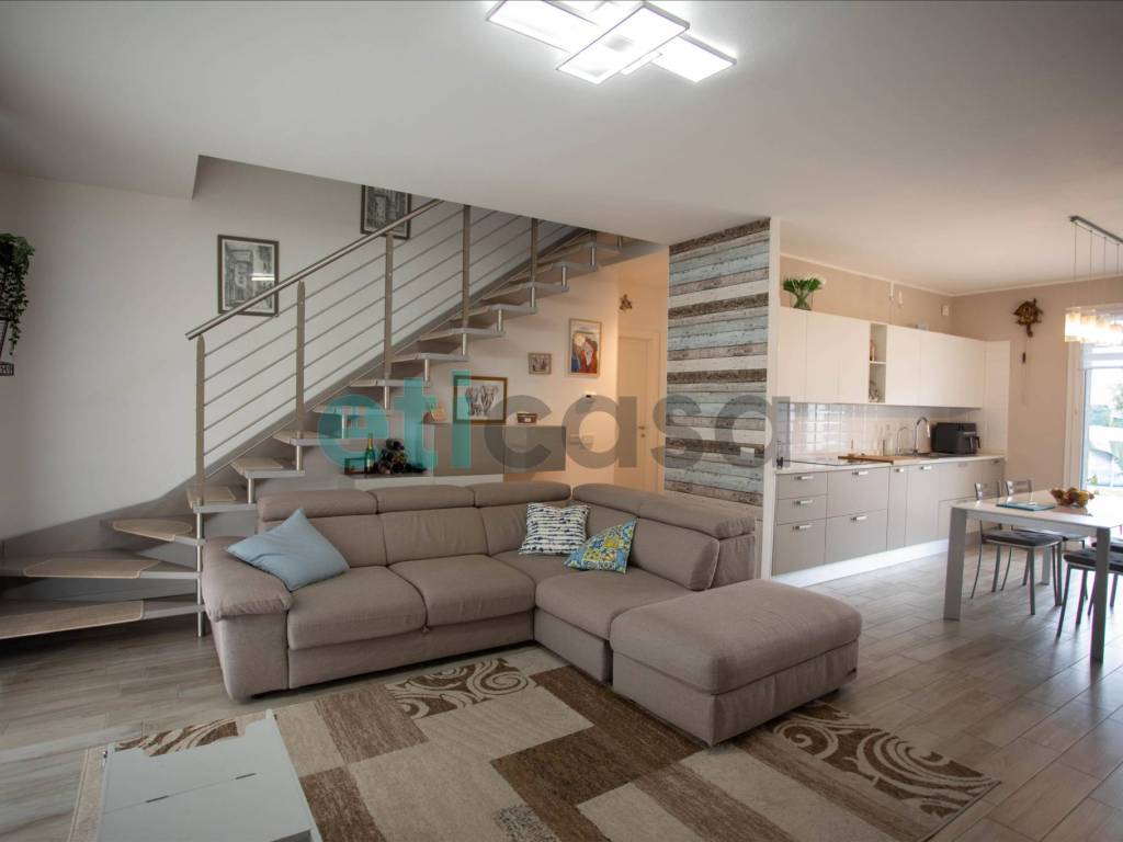 casa indipendente in vendita a Gossolengo