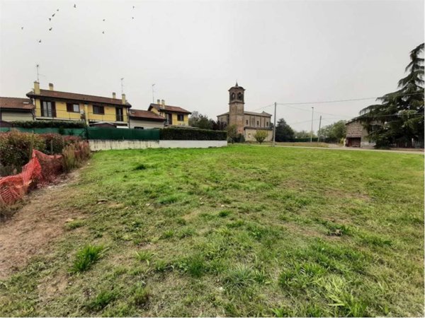 terreno edificabile in vendita a Gossolengo in zona Settima