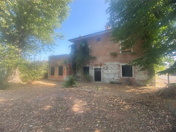 casa indipendente in vendita a Gossolengo in zona Caratta