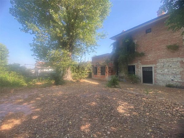 casa indipendente in vendita a Gossolengo in zona Caratta