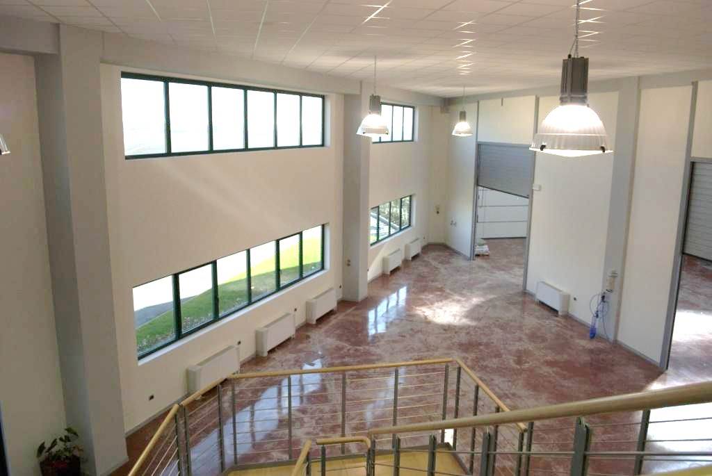 locale commerciale in vendita a Gossolengo