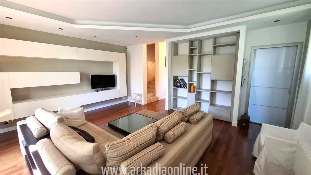 casa indipendente in vendita a Gossolengo