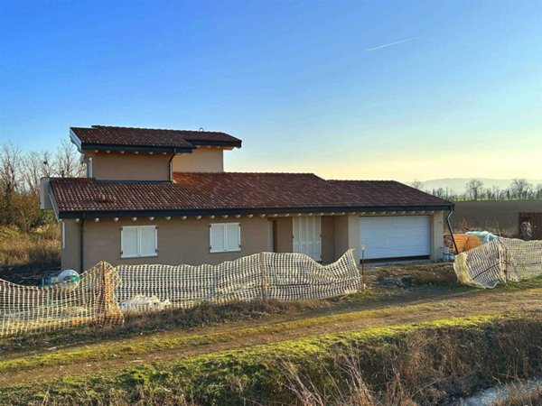 casa indipendente in vendita a Gossolengo