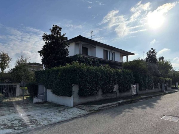 casa indipendente in vendita a Gossolengo