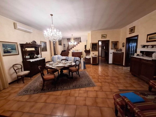 casa indipendente in vendita a Gossolengo