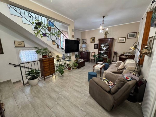 casa indipendente in vendita a Gossolengo