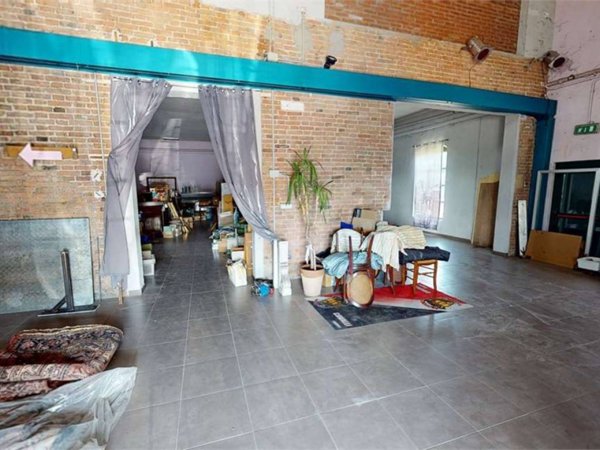 locale commerciale in vendita a Gossolengo