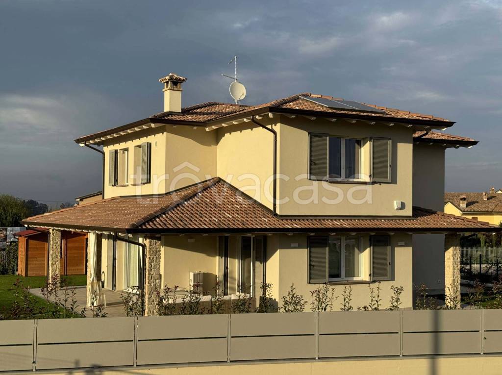 casa indipendente in vendita a Gossolengo