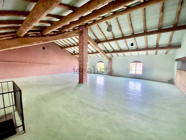 capannone in vendita a Gossolengo