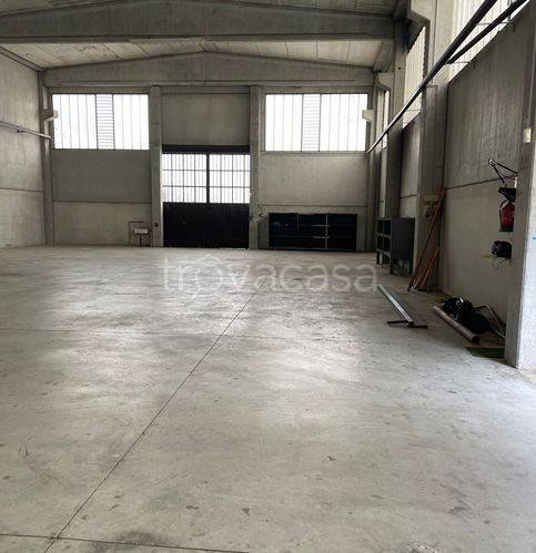 locale commerciale in vendita a Gossolengo