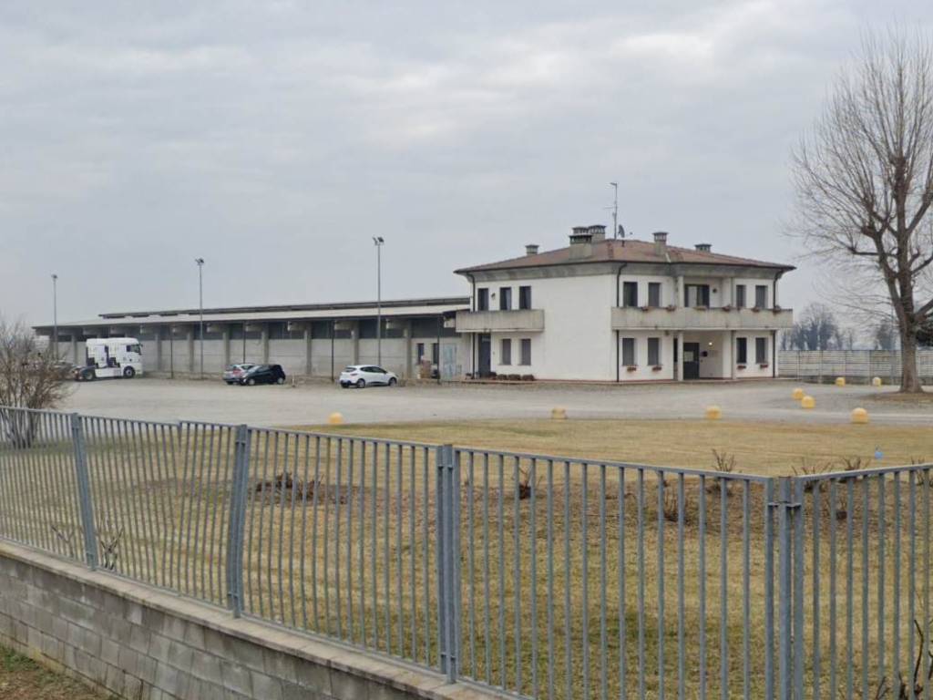 locale commerciale in vendita a Gossolengo