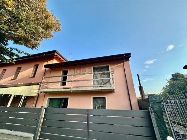 casa indipendente in vendita a Gossolengo