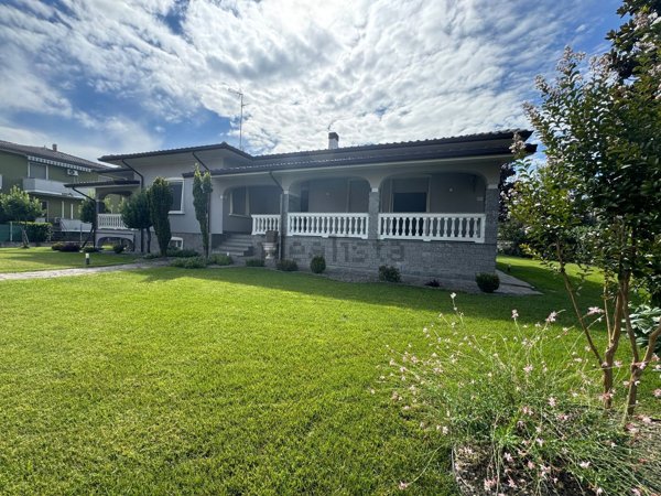 casa indipendente in vendita a Gossolengo