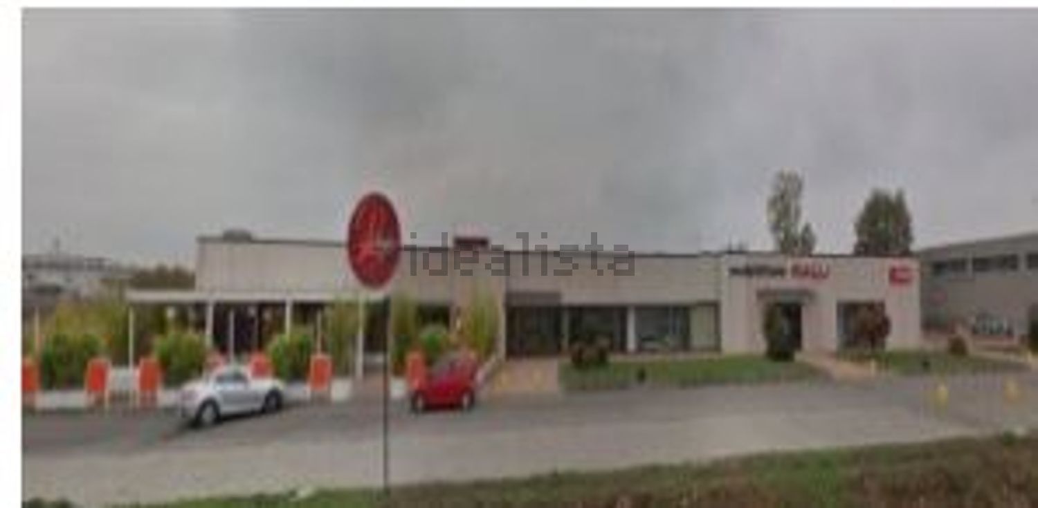 locale commerciale in vendita a Gossolengo in zona Settima