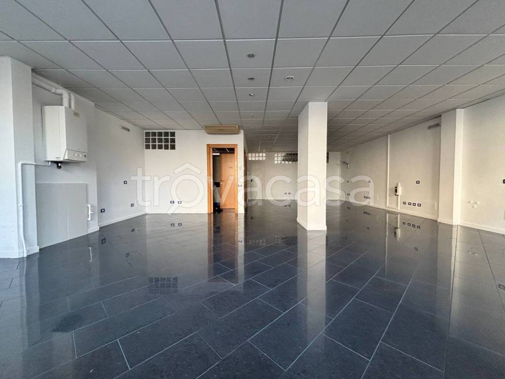 negozio in vendita a Gossolengo