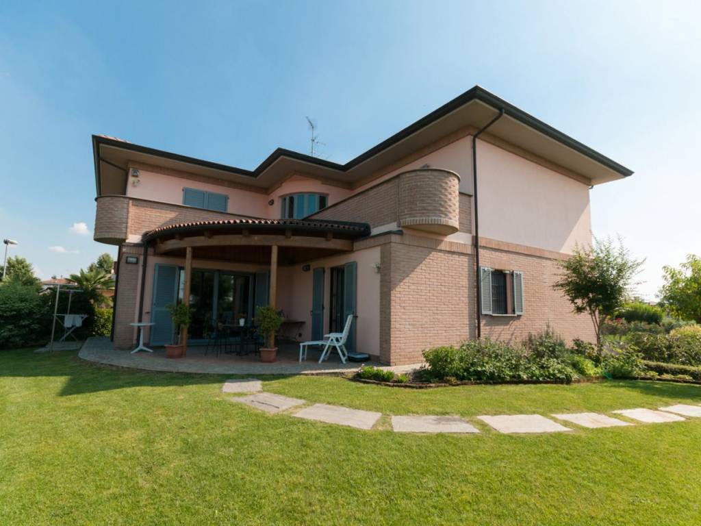 casa indipendente in vendita a Gossolengo