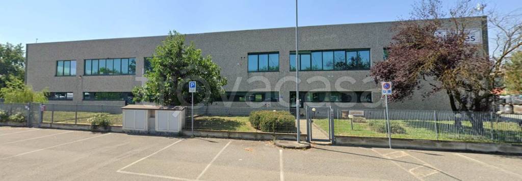 locale commerciale in vendita a Gossolengo in zona Settima