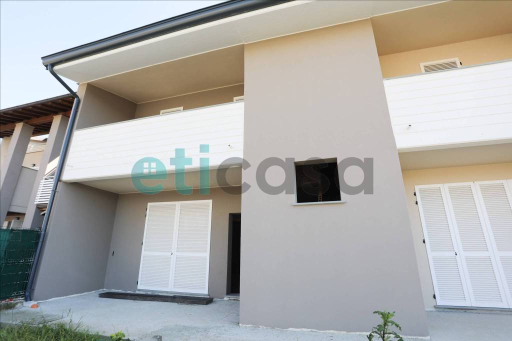 casa indipendente in vendita a Gossolengo